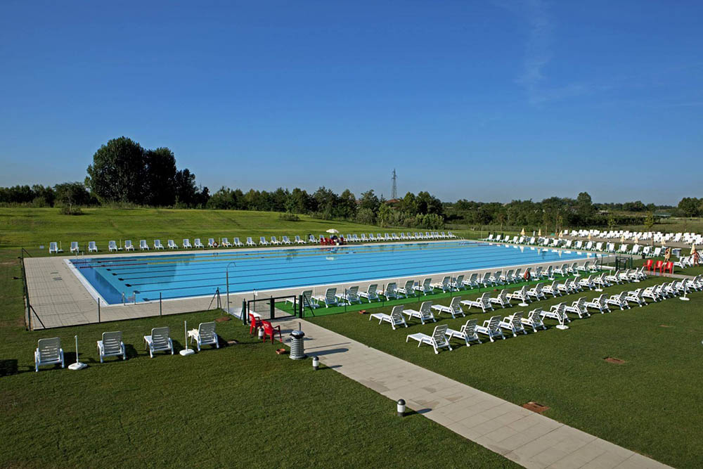 Piscine grandi - Piscine Interne a Sfioro: Centro Sportivo Le Gocce