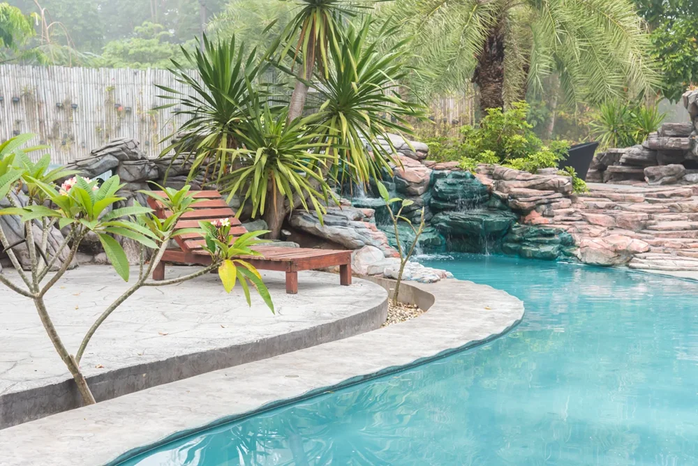 Dove posizionare la piscina in giardino: errori da evitare - Baires Piscine
