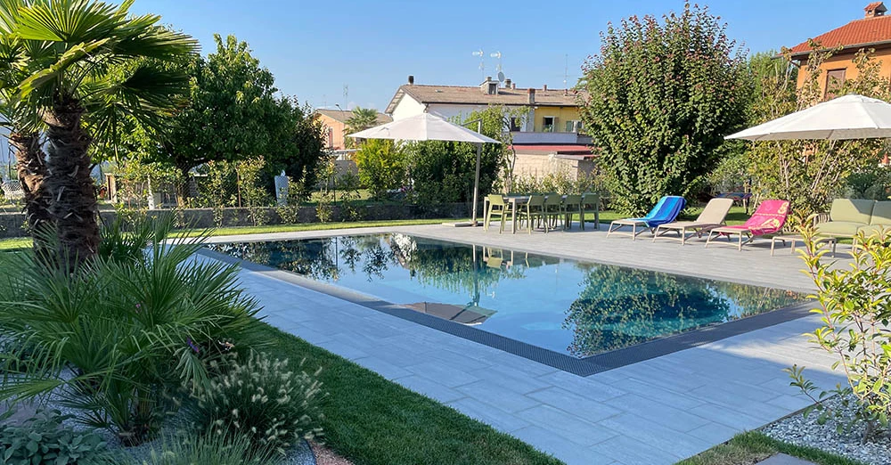 Piscina Black Diamond - Come funziona una piscina a sfioro