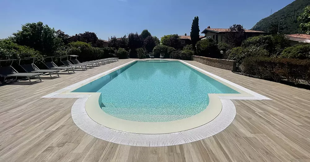 Piscine grandi - Piscina a Sfioro Esterna: No Limits