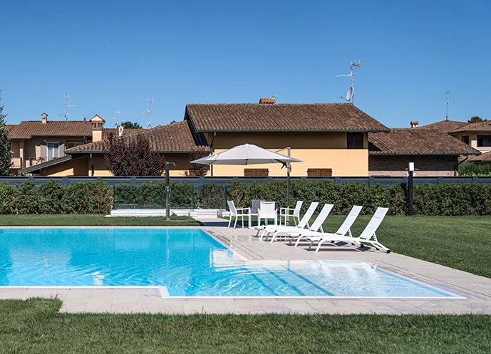 Piscine interrate Milano: piscine a sfioro - Baires Piscine Piscine interrate Milano: piscine a sfioro - Baires Piscine