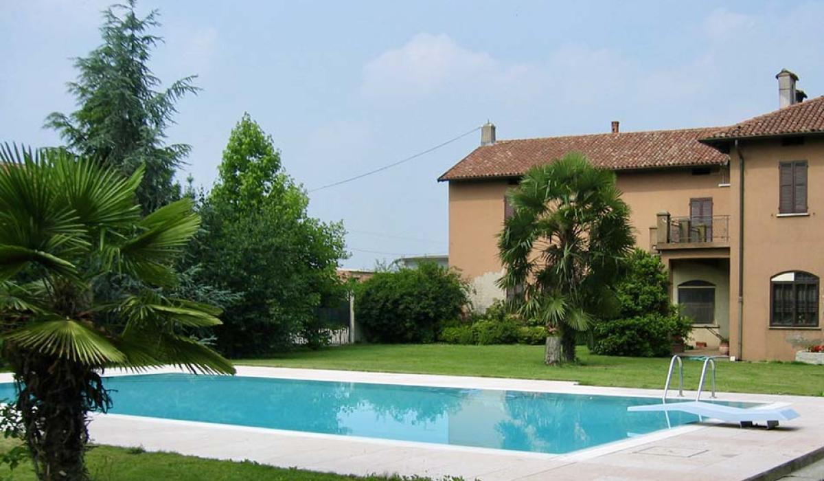 Piscina esterna a sfioro: Serenity poolside