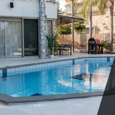 Pavimento piscina: come sceglierlo