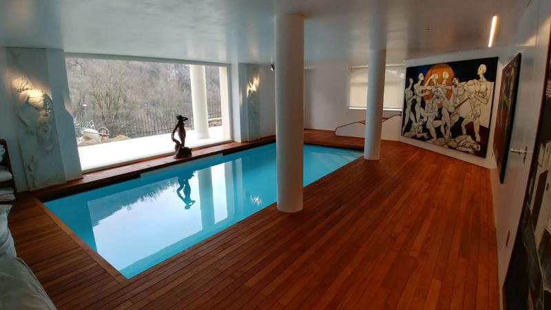 Blue Tower - Piscine Indoor