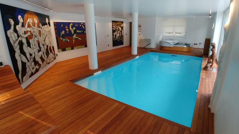 Blue Tower - Piscine Indoor