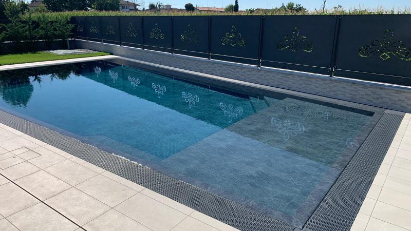 Piscina a Skimmer: Urban Pool - Baires Piscine - Riflesso sull'acqua