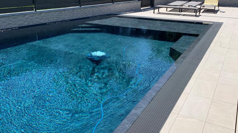 Piscina a Skimmer: Urban Pool - Baires Piscine - Riflesso sull'acqua