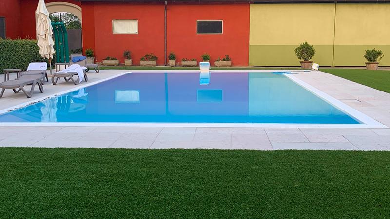 Piscina Esterna a Sfioro: Happiness on the Countryside