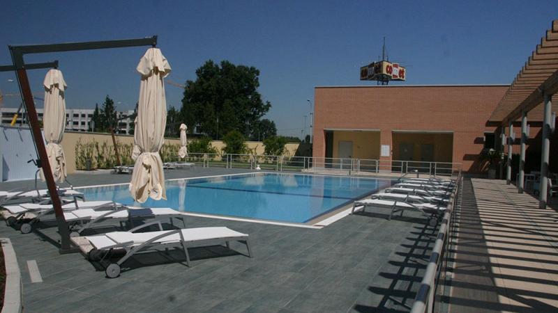 Vista terrazzp - Piscina a Sfioro: Hotel Extension