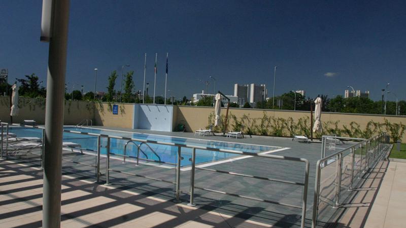 Vista terrazzp - Piscina a Sfioro: Hotel Extension