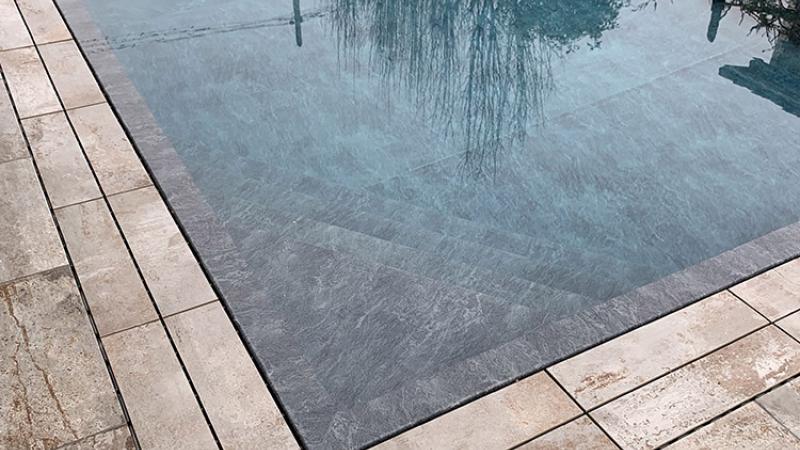 Piscina a sfioro: Pure Stone - Baires Piscine Brescia Bergamo Milano