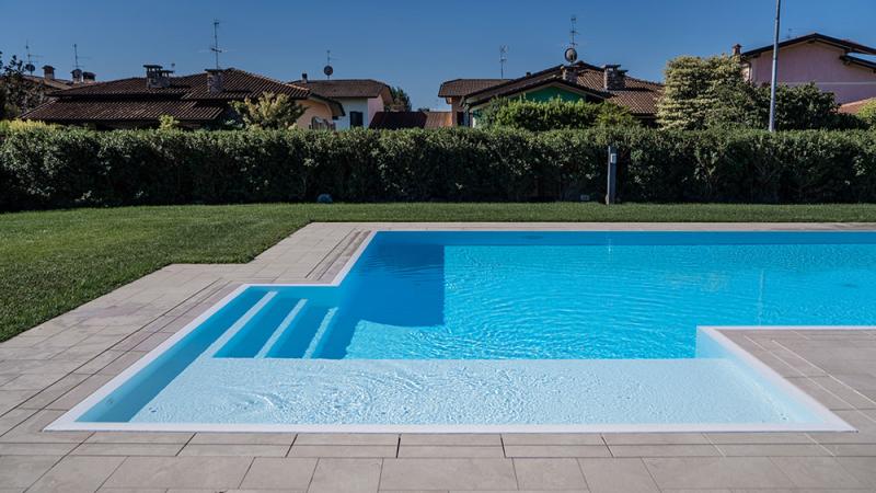 Piscina Esterna a Sfioro: Dreaming of Summer