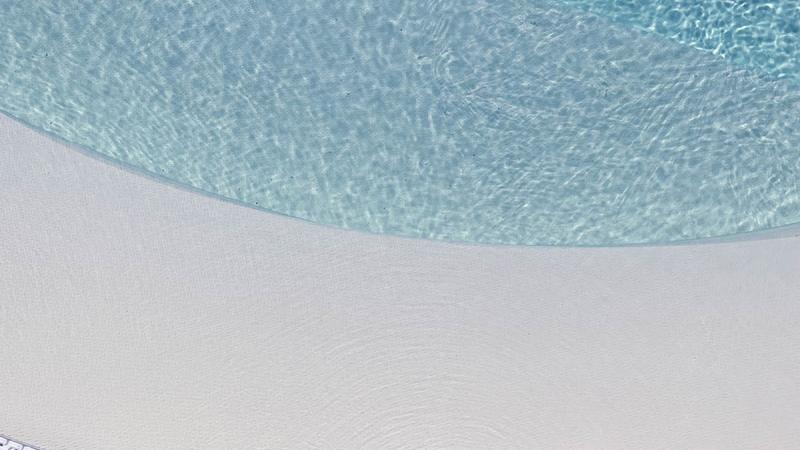 Piscina a Sfioro Esterna: No Limits