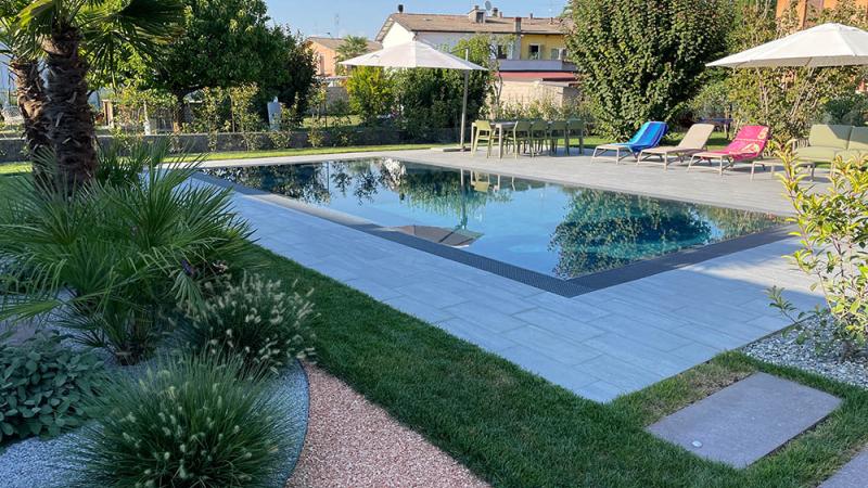 Piscina a Sfioro Black Diamond