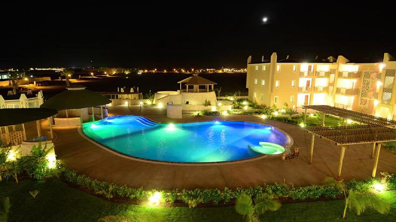 Piscina a Sfioro per Hotel a Capo Verde