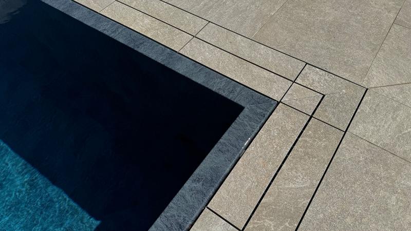 Piscina a sfioro a caionvico: Whispering Waves - Baires Piscine