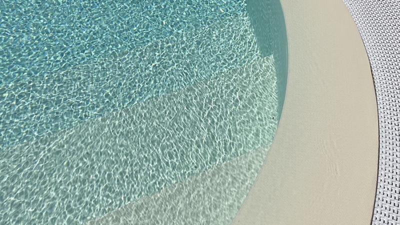 Piscina a Sfioro Esterna: No Limits - Piscina a skimmer