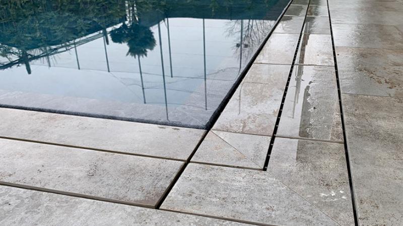 Piscina a sfioro: Pure Stone - Baires Piscine Brescia Bergamo Milano