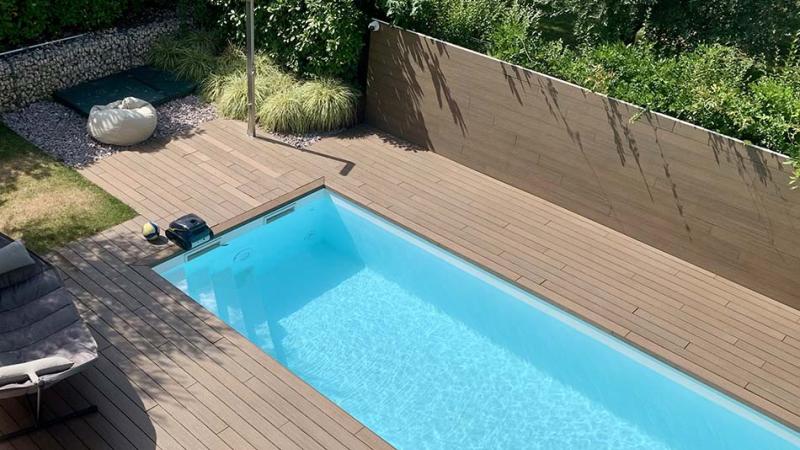 Piscina a skimmer: Supreme Bay - Piscina skimmer in giardino