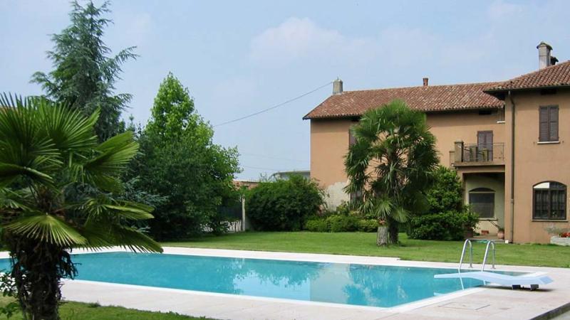 Piscina esterna a sfioro: Serenity poolside