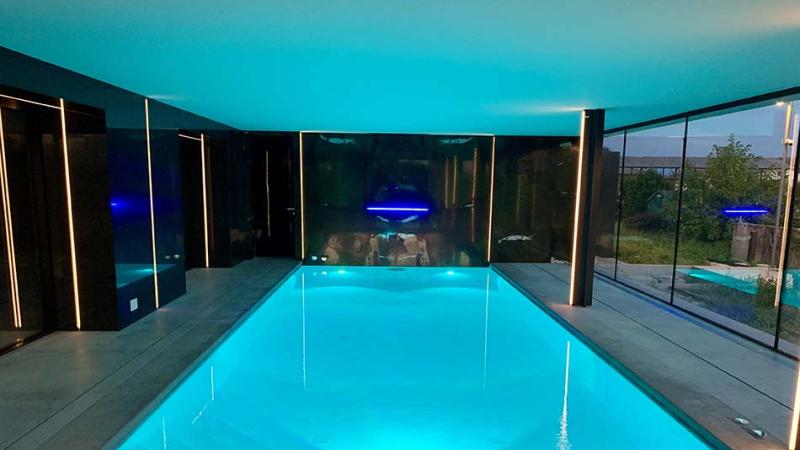 Piscina interna a skimmer: Luxury tide - Piscina con led