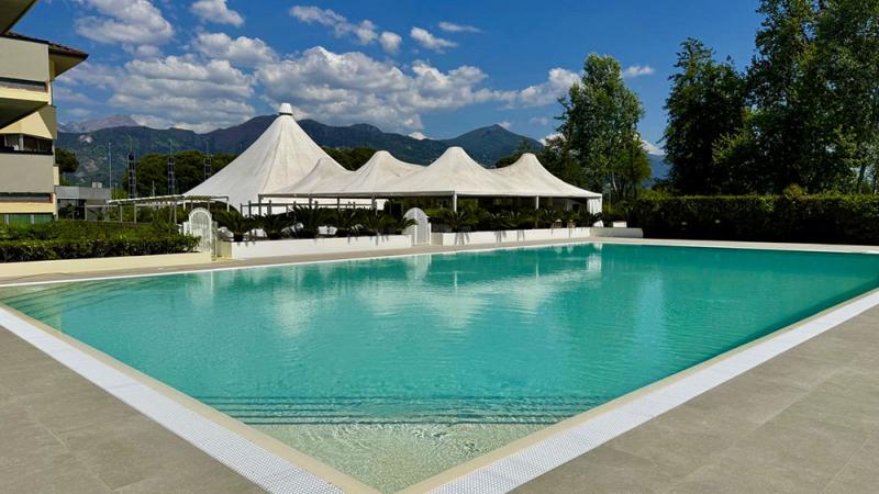 Piscina a sfioro esterna: UNA Hotel - Baires Piscine