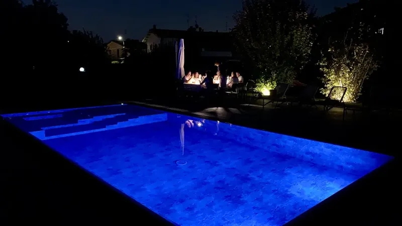 LightBlue - Idromassaggio - Baires Piscine